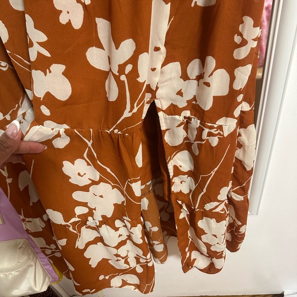 Abercrombie & Fitch Floral Maxi Dress in Burnt Orange and Cream - Picture 3 of 4